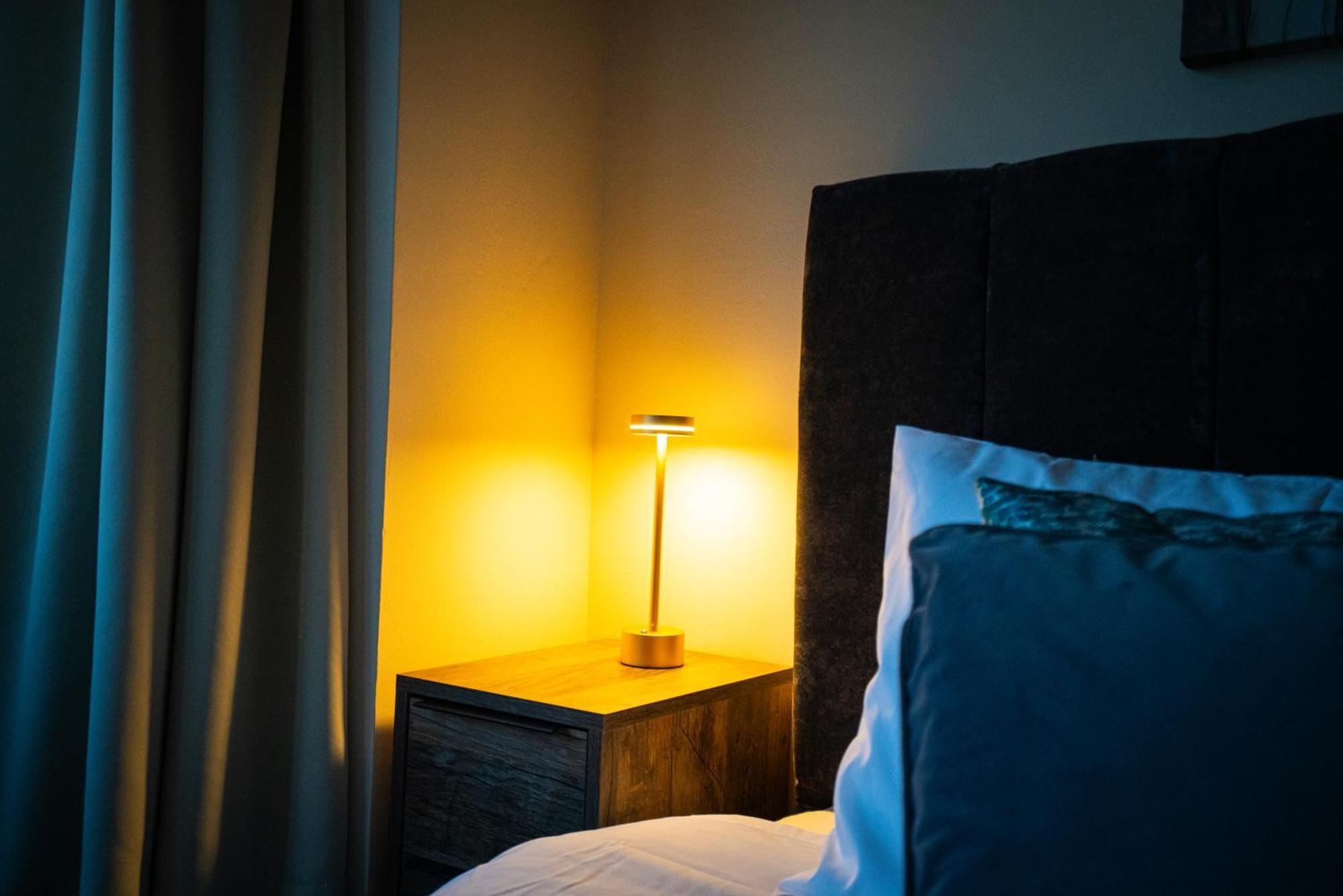 Haven Hotel Бат Екстериор снимка