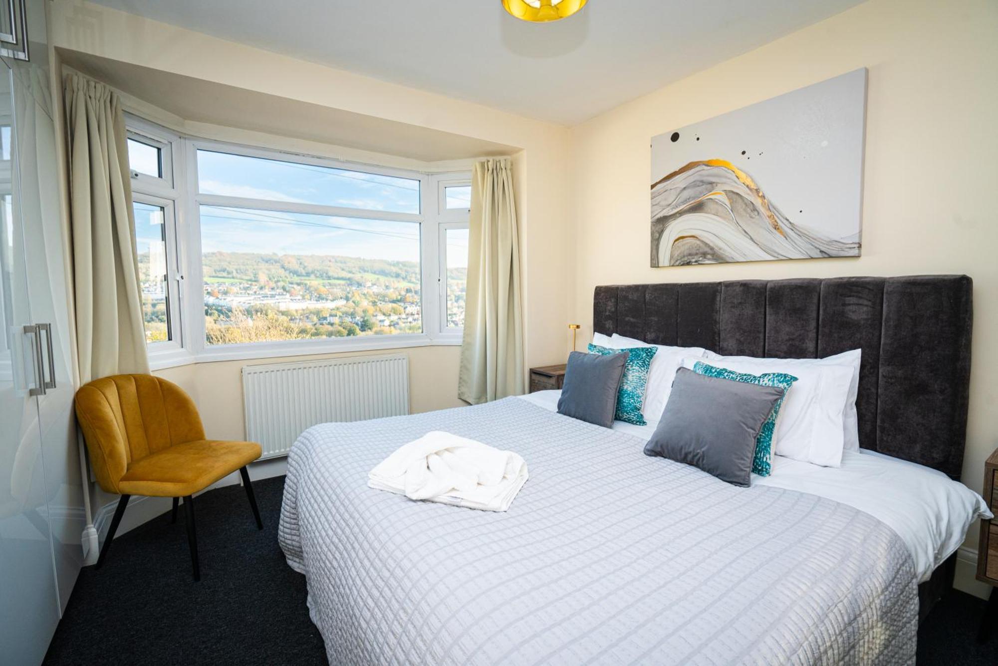 Haven Hotel Бат Екстериор снимка
