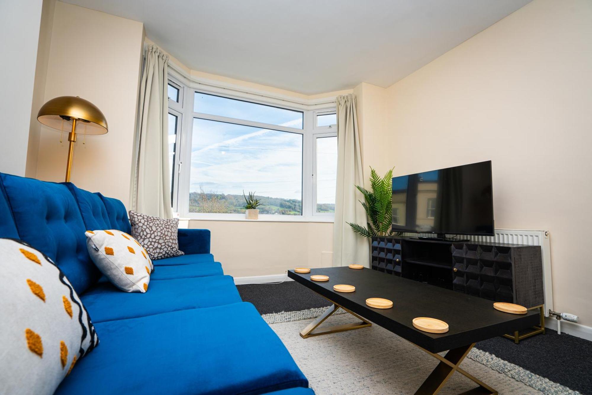 Haven Hotel Бат Екстериор снимка